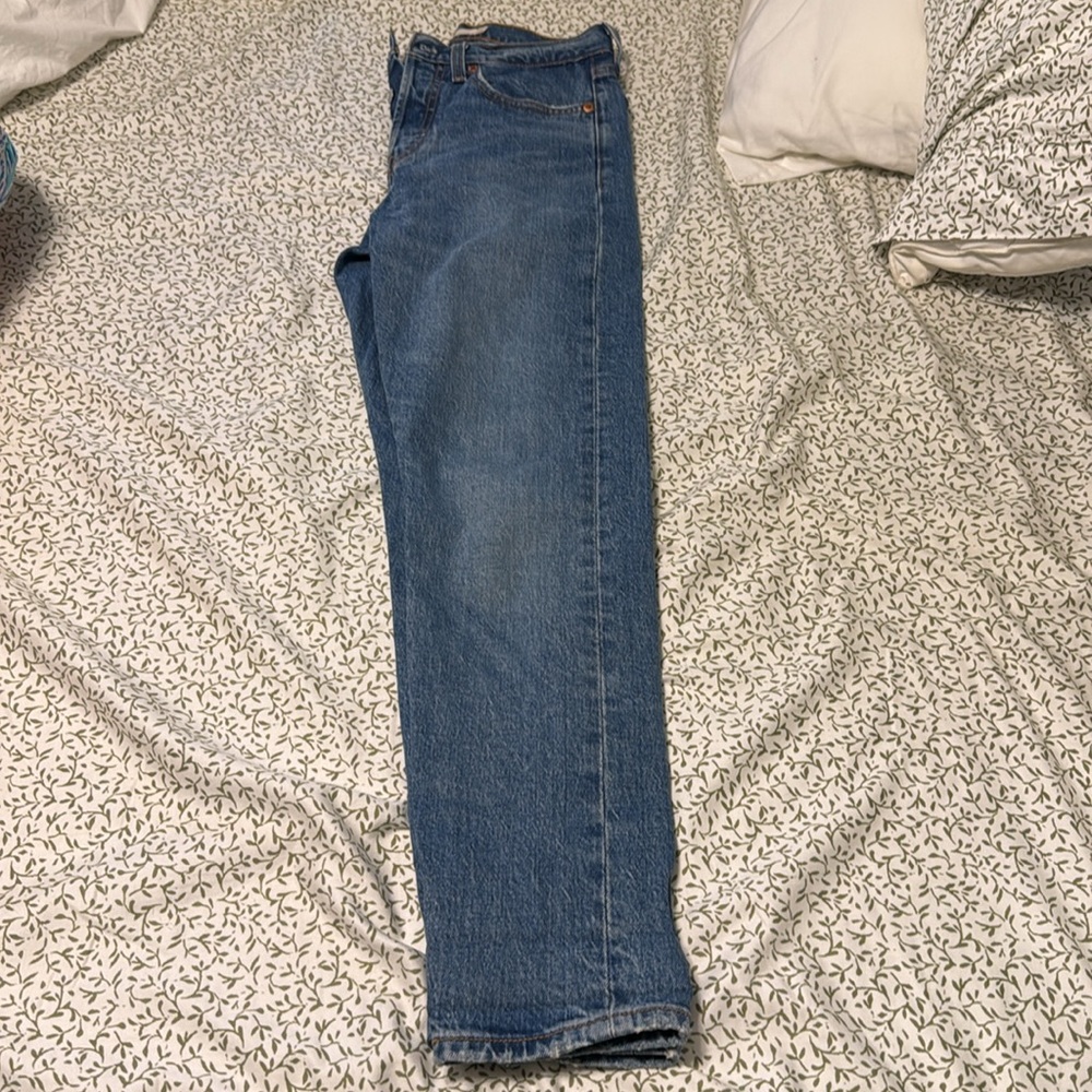Levi’s Wedgie Icon Fit High Waist Straight Leg Jeans - Picture 3 of 10